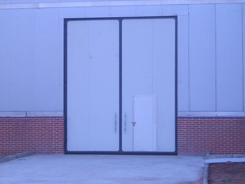 该如何维修和保养车库门